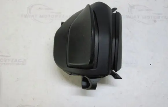 Ford Focus Tailgate/trunk/boot open switch 668F22210374