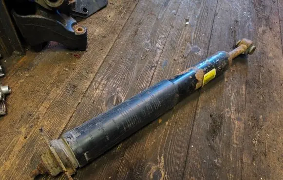 Chrysler Pacifica Rear shock absorber/damper 04766854AB