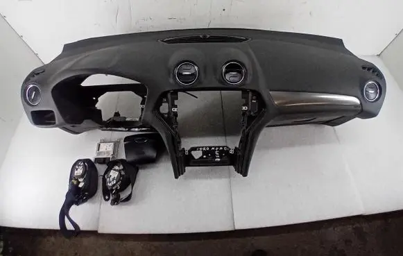Ford Mondeo MK IV Dashboard 