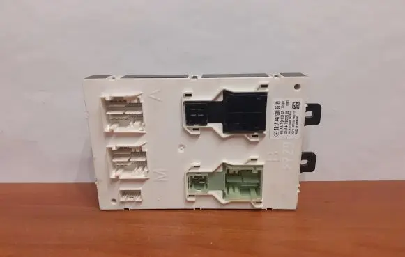 Mercedes-Benz Vito Viano W447 Fuse module A4479015103 A4479009509