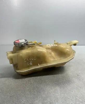 Brake fluid reservoir