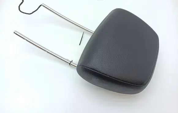 Mercedes-Benz C W204 Front seat headrest 