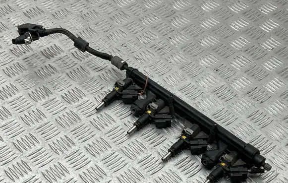 Peugeot 3008 I Fuel main line pipe 7575645 7L78