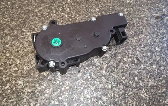 Mercedes-Benz E W212 Tailgate boot lock/latch motor A2047500060
