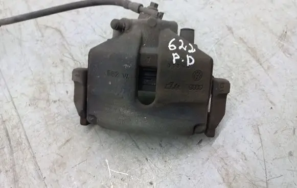 Volkswagen PASSAT CC Front brake caliper