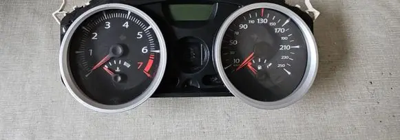 Renault Megane II Speedometer (instrument cluster) 35110419 4AJB035068 8200702527