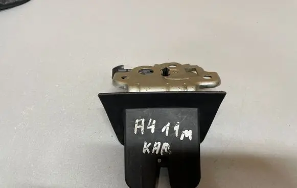 Audi A4 S4 B8 8K Loading door lock 8K9827505A