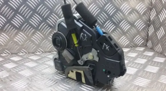 Lexus GS 300 350 430 450H Front door lock 5D1220