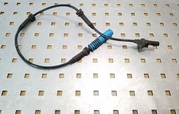BMW 5 E60 E61 ABS brake wheel speed sensor 611269087