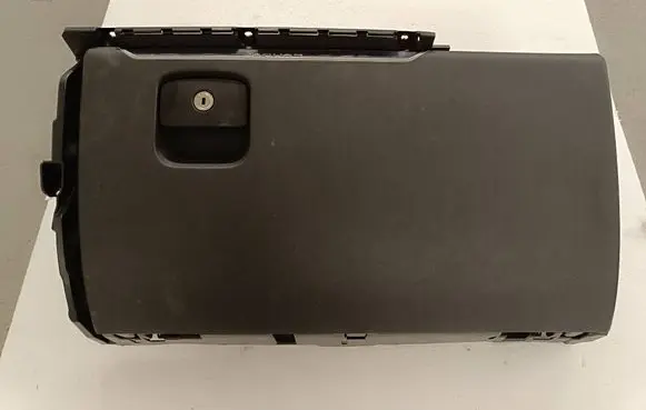 Glove box