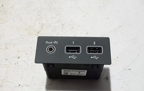 Renault Clio V USB socket connector 280231553R