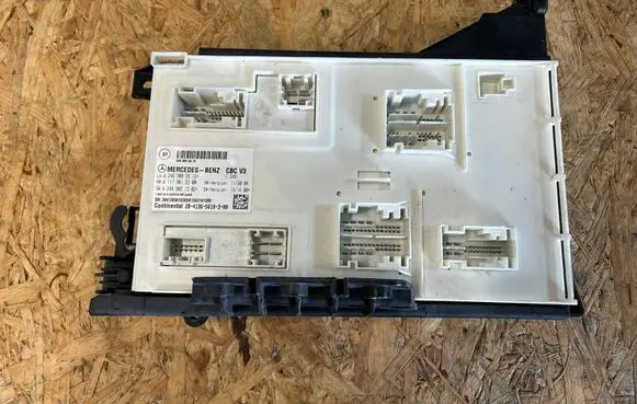 Mercedes-Benz CLA C117 X117 W117 SAM control unit A2469005612 A2469021302