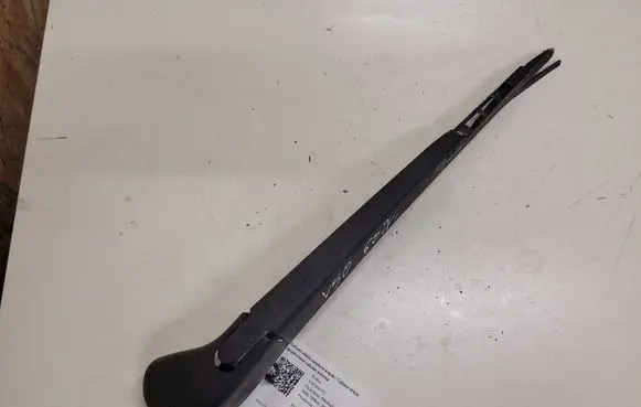 Volvo V50 Rear wiper blade arm