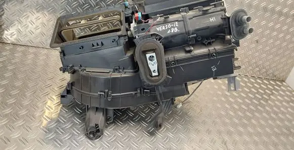 Toyota Verso Interior heater climate box assembly 8701002C51