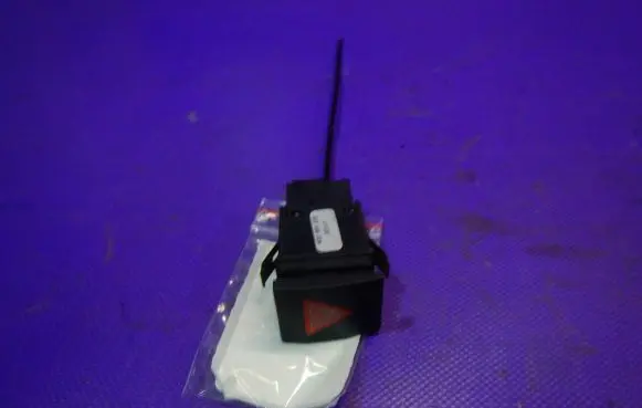 Volkswagen Polo III 6N 6N2 6NF Hazard light switch 6Q0953235
