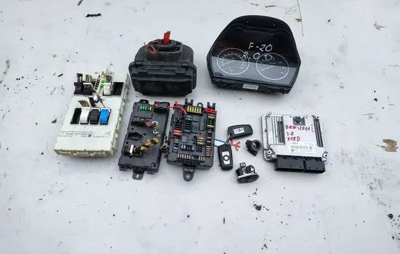 BMW 1 F20 F21 Engine control unit/module 0281019679