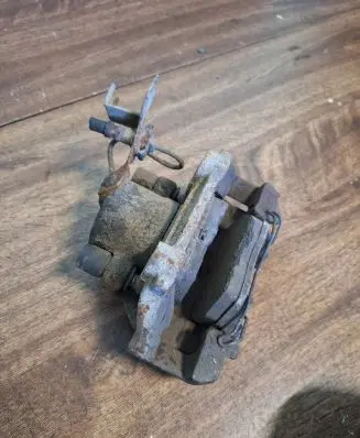 Volkswagen PASSAT B5 Front brake caliper