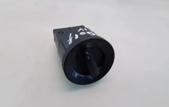 Volkswagen Golf IV Light switch 1C0941531