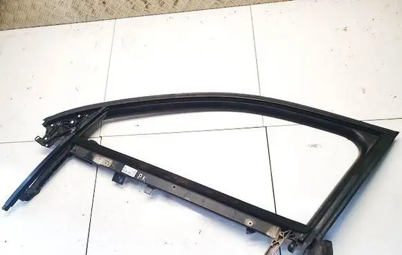 Audi A4 S4 B6 8E 8H Front door window/glass frame 8E0837629