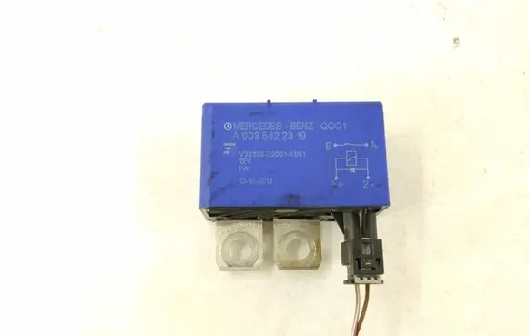 Mercedes-Benz B W246 W242 Battery control module A0035422319 0035422319