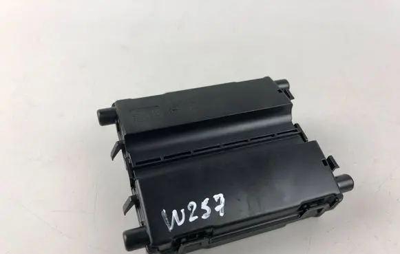 Mercedes-Benz CLS W257 Air conditioner control unit module A0009009114