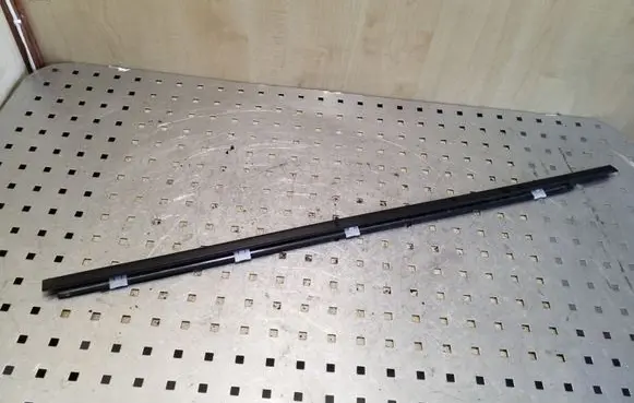Nissan Qashqai+2 Rear door trim (molding)