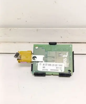 Mercedes-Benz EQB Aerial antenna amplifier A1779052902