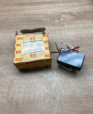 Mercedes-Benz 250 280 C CE W114 Window wiper relay 0335320005
