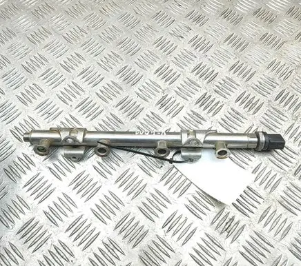 Volkswagen PASSAT B8 Fuel main line pipe 04E133320D
