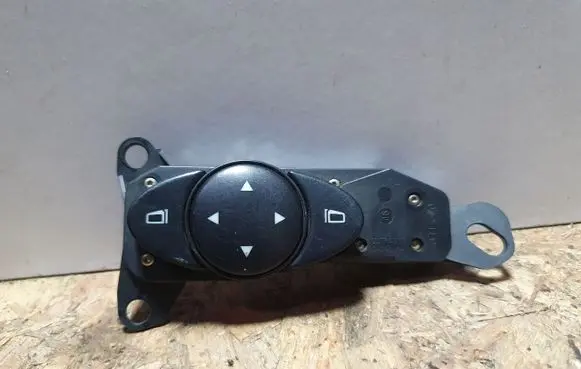 Mercedes-Benz E W211 Wing mirror switch A2118215379