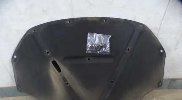 Volkswagen Jetta VI Engine bonnet/hood sound/heat insulation CARTWYGLUSZENIE