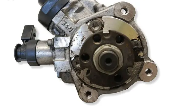 Volkswagen Golf VI Fuel injection high pressure pump 03L130755D 0445010514 03170810