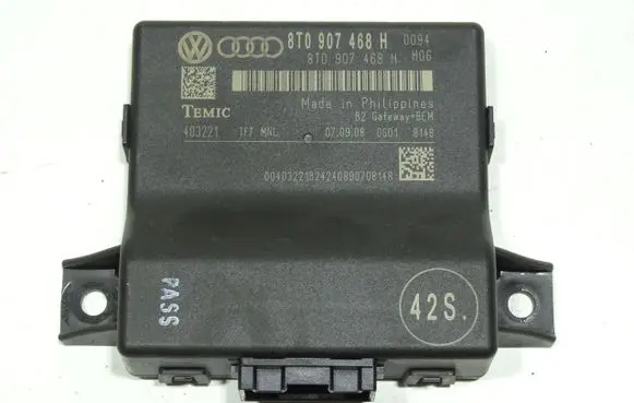 Audi A4 S4 B8 8K Gateway control module 8T0907468H