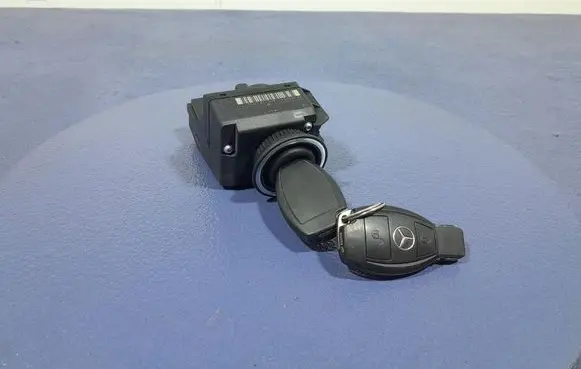 Mercedes-Benz Sprinter W906 Ignition lock A9069003303