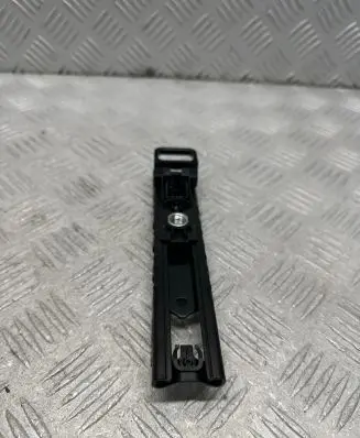 Audi Q7 4M Seat belt height adjuster 4M0857819