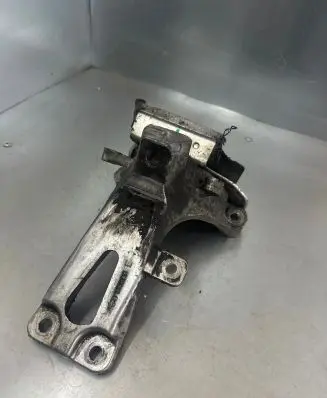 Audi A6 S6 C7 4G Engine mounting bracket 4G0199305E