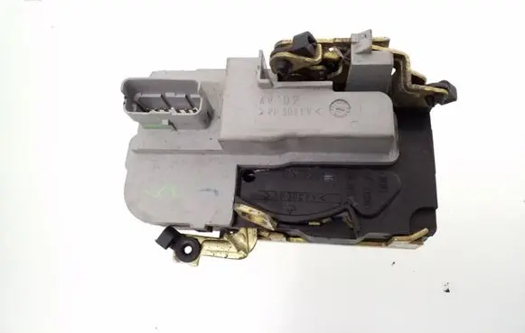 Peugeot 206 Front door lock 2805