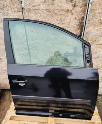 Volkswagen Touran II Front door