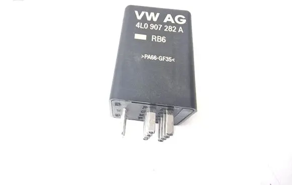 Volkswagen Touareg II Glow plug pre-heat relay 4L0907282A