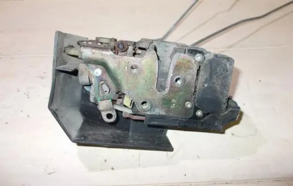 Alfa Romeo 156 Front door lock