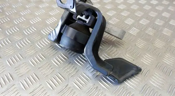 Toyota Yaris XP210 Engine mount bracket 12305K0050