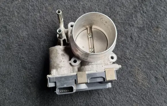 Nissan X-Trail T32 Throttle valve RME6051 8080708004 MR16376911