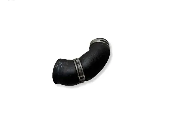 Volkswagen PASSAT B8 Intercooler hose/pipe 04L131525A