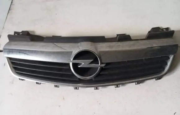 Opel Zafira B Front grill 13157590 321228108