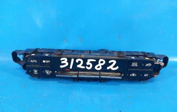 Toyota Prius xw60 Air conditioning/heating control unit 5590047191
