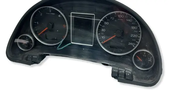 Audi A4 S4 B7 8E 8H Speedometer (instrument cluster) 8E0920931PKASACJA 8E0920931P