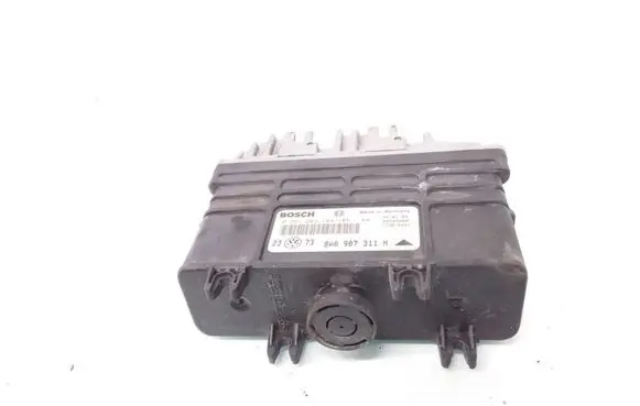 Volkswagen Golf III Engine control unit/module 8A0907311H 0261203184