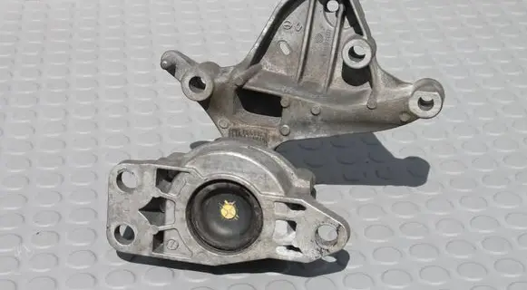 Nissan Qashqai J12 Engine mounting bracket QASHQAI112326UB0A