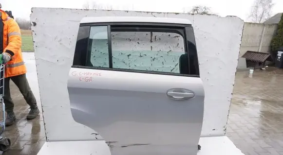 Ford C-MAX II Rear door