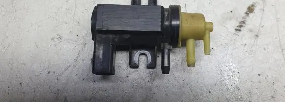 Volkswagen PASSAT B6 Vacuum valve 1K0906627A 70086800